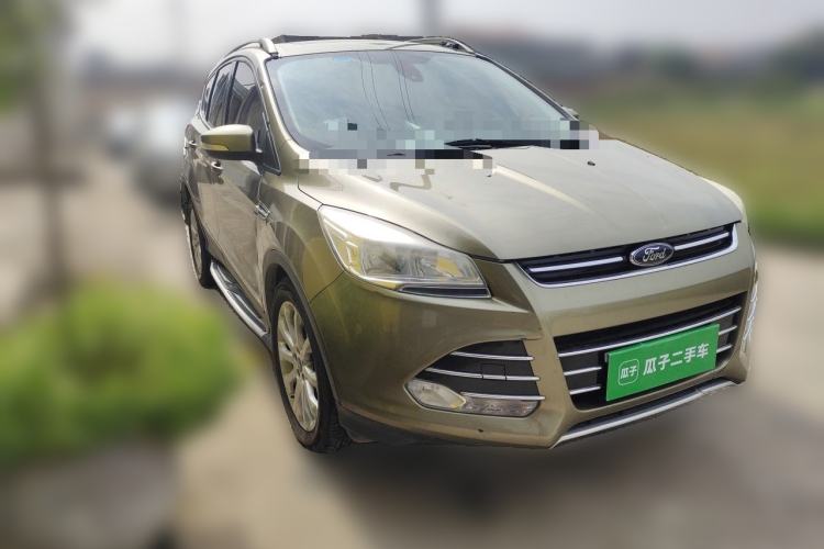 Used Ford Kuga 2013 1.6L GTDi Two-Wheel-Drive Trend Model Front Right 45 Deg