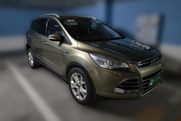Used Ford Kuga 2013 2.0L GTDi Four-Wheel-Drive Sport Model Front Right 45 Deg