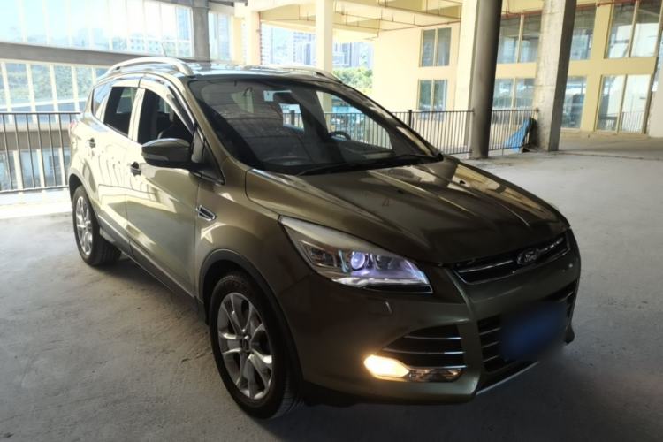 Used Ford Kuga 2013 2.0L GTDi Four-Wheel-Drive Sport Model Front Right 45 Deg