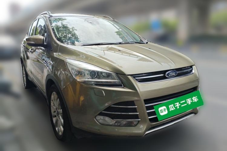 Used Ford Kuga 2013 2.0L GTDi Four-Wheel-Drive Sport Model Front Right 45 Deg