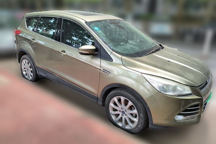 Used Ford Kuga 2013 1.6L GTDi Two-Wheel-Drive Trend Model Front Right 45 Deg