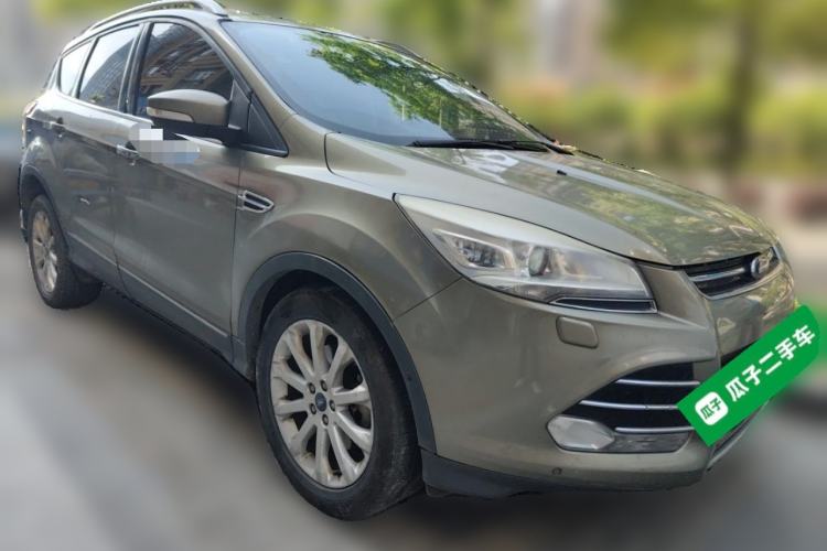 Used Ford Kuga 2013 2.0L GTDi Four-Wheel-Drive Sport Model Front Right 45 Deg