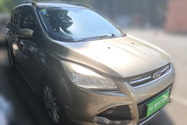 Used Ford Kuga 2013 1.6L GTDi Two-Wheel-Drive Comfort Model Front Right 45 Deg