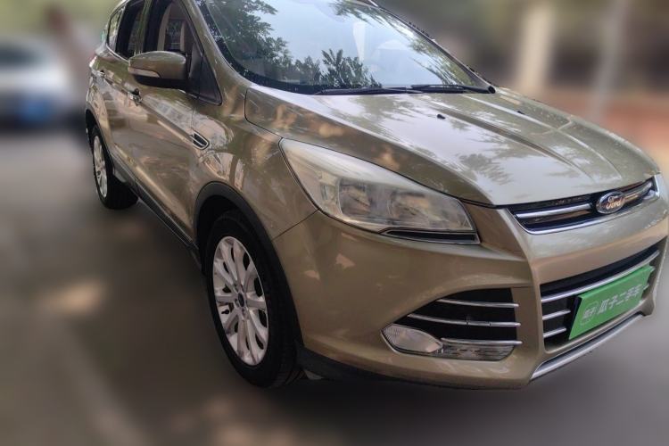 Used Ford Kuga 2013 2.0L GTDi Four-Wheel-Drive Elite Model Front Right 45 Deg