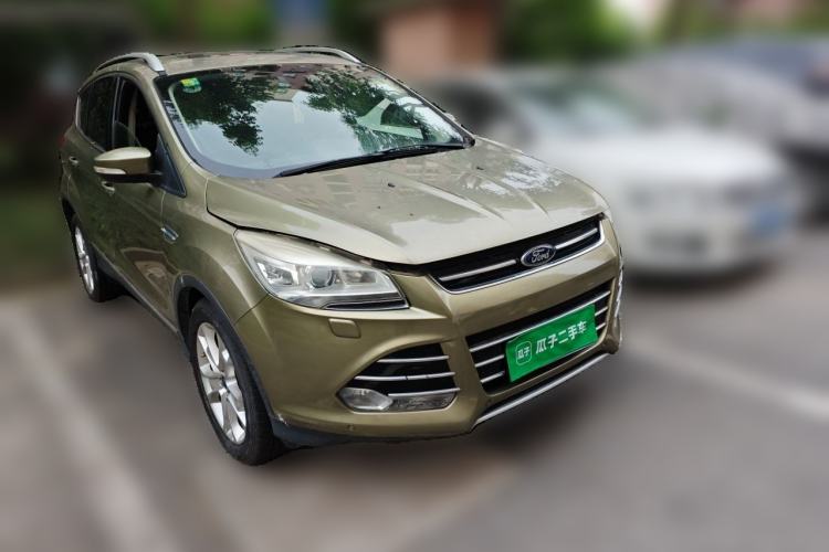 Used Ford Kuga 2013 2.0L GTDi Four-Wheel-Drive Sport Model Front Right 45 Deg