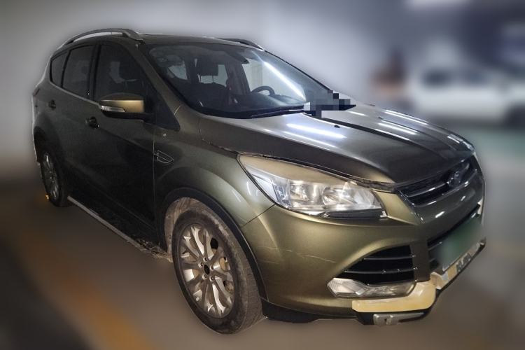 Used Ford Kuga 2013 1.6L GTDi Two-Wheel-Drive Trend Model Front Right 45 Deg