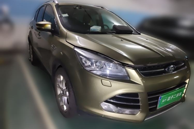 Used Ford Kuga 2013 2.0L GTDi Four-Wheel-Drive Sport Model Front Right 45 Deg
