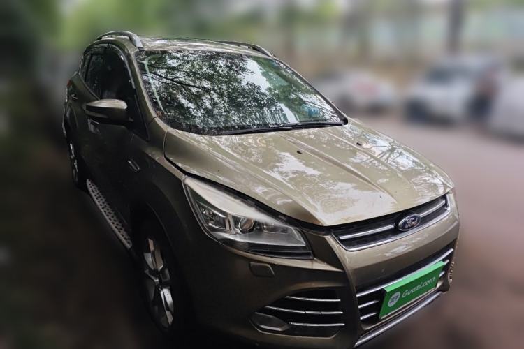 Used Ford Kuga 2013 2.0L GTDi Four-Wheel-Drive Sport Model Front Right 45 Deg