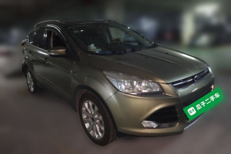 Used Ford Kuga 2013 1.6L GTDi Two-Wheel-Drive Comfort Model Front Right 45 Deg