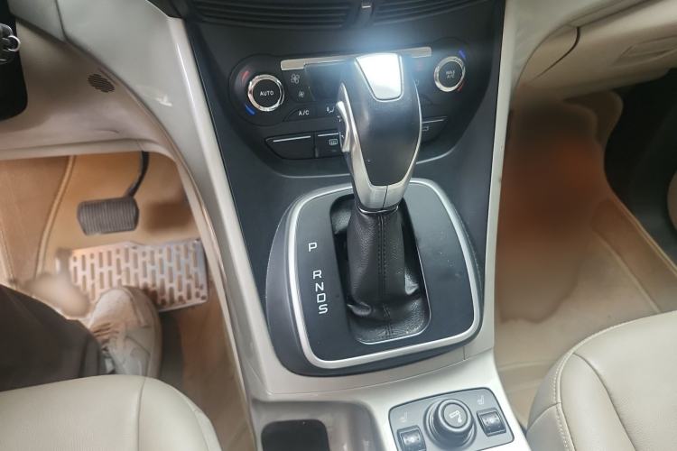 Used Ford Kuga 2013 1.6L GTDi 4x4 Elite Model Gear Lever