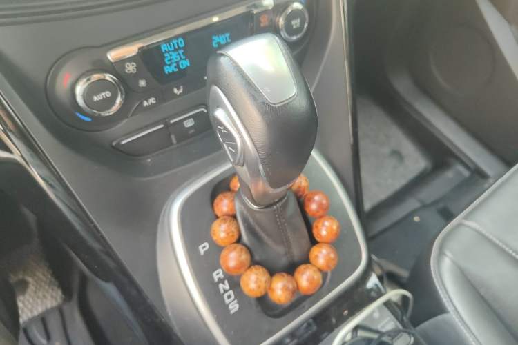 Used Ford Kuga 2013 2.0L GTDi Four-Wheel-Drive Sport Model Gear Lever