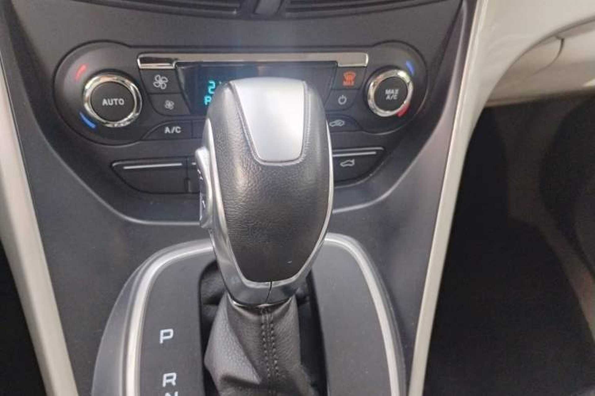 Used Ford Kuga 2013 2.0L GTDi Four-Wheel-Drive Elite Model Gear Lever