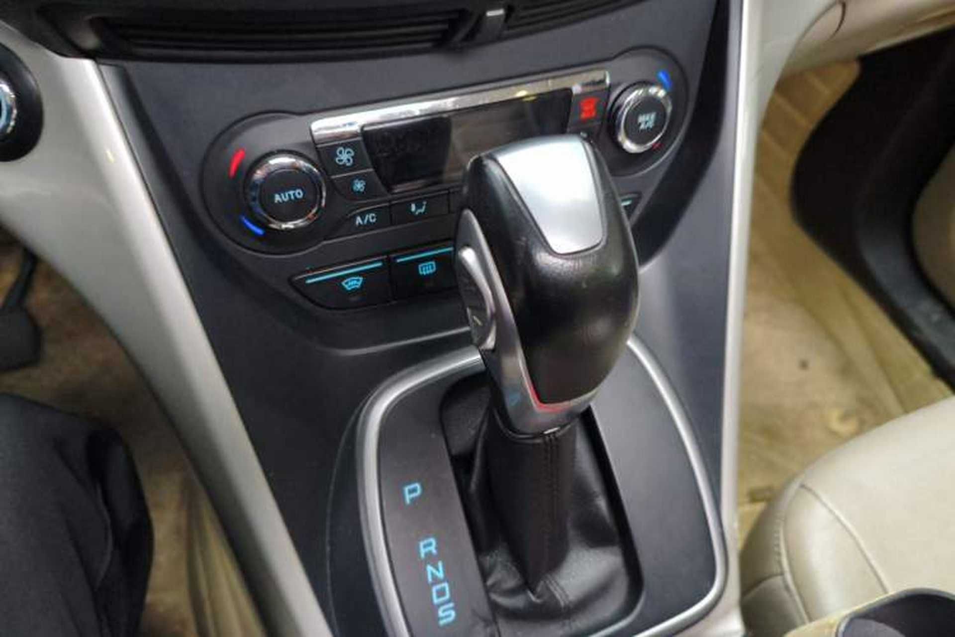 Used Ford Kuga 2013 2.0L GTDi Four-Wheel Drive Premium Model Gear Lever