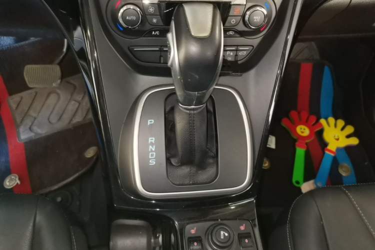 Used Ford Kuga 2013 2.0L GTDi Four-Wheel-Drive Sport Model Gear Lever