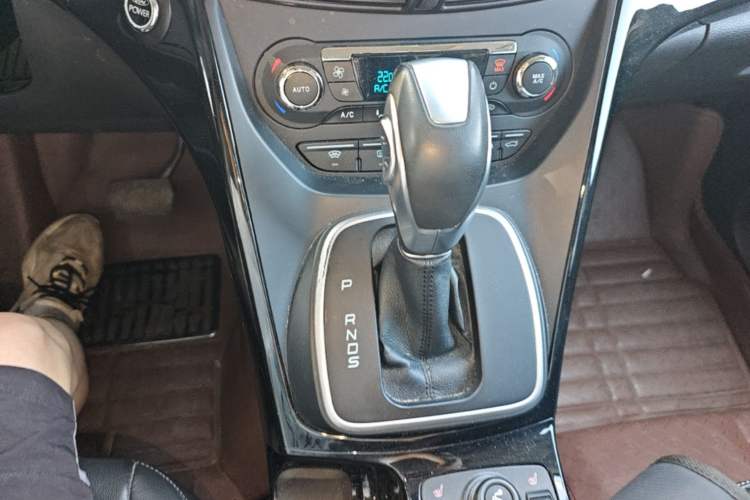 Used Ford Kuga 2013 2.0L GTDi Four-Wheel-Drive Sport Model Gear Lever
