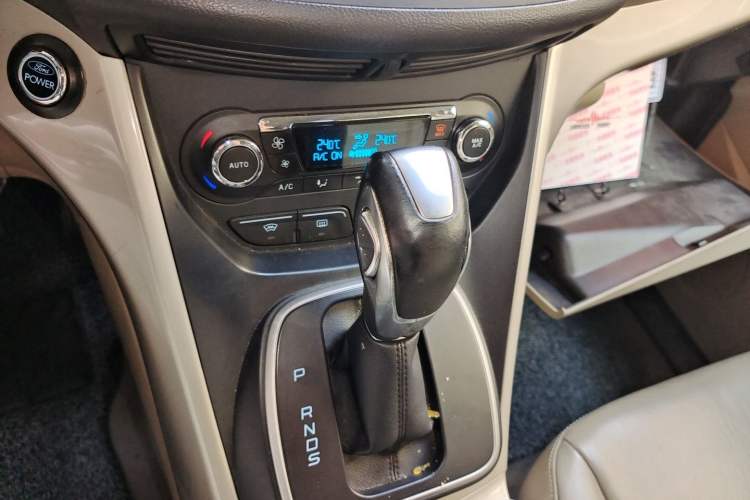 Used Ford Kuga 2013 2.0L GTDi Four-Wheel Drive Premium Model Gear Lever