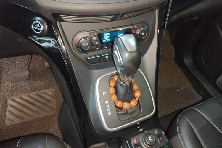 Used Ford Kuga 2013 2.0L GTDi Four-Wheel-Drive Sport Model Gear Lever