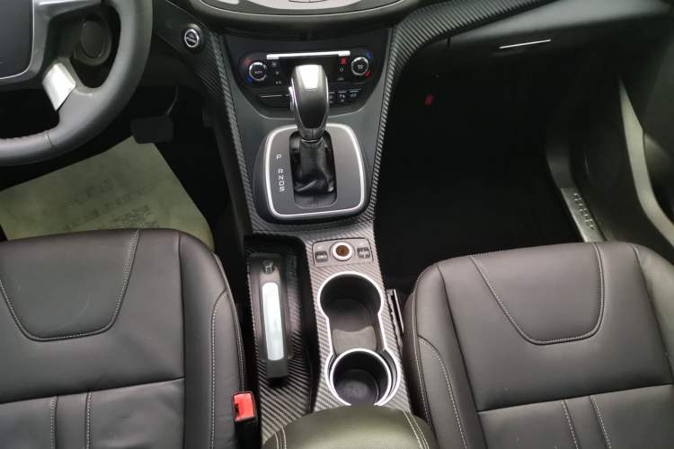 Used Ford Kuga 2013 2.0L GTDi Four-Wheel-Drive Sport Model Gear Lever