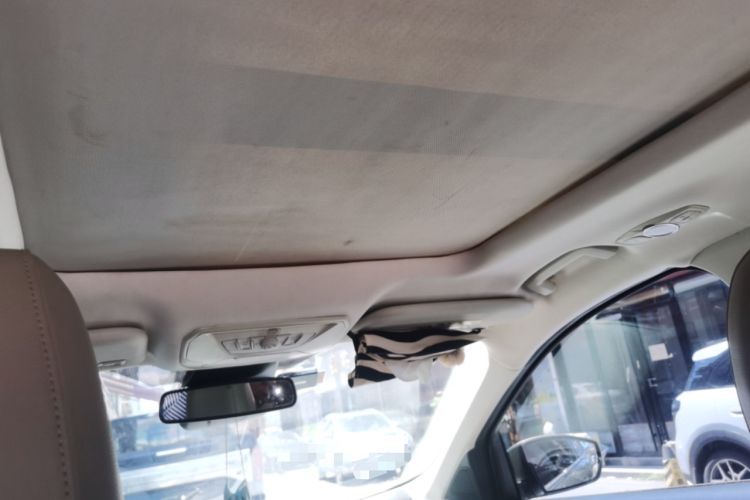 Used Ford Kuga 2013 2.0L GTDi Four-Wheel-Drive Sport Model Headliner