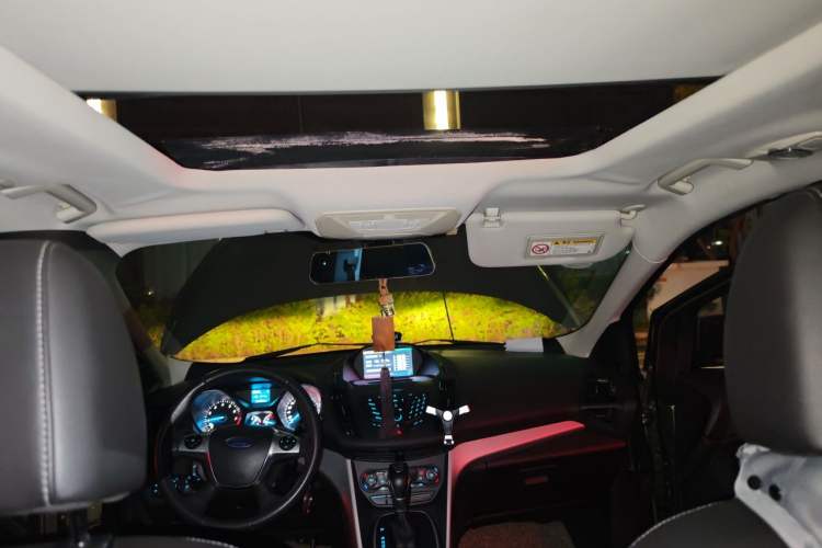 Used Ford Kuga 2013 1.6L GTDi Two-Wheel-Drive Trend Model Headliner