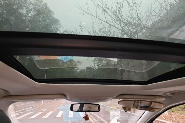 Used Ford Kuga 2013 1.6L GTDi Two-Wheel-Drive Trend Model Headliner
