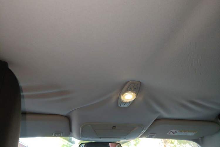 Used Ford Kuga 2013 1.6L GTDi Two-Wheel-Drive Comfort Model Headliner