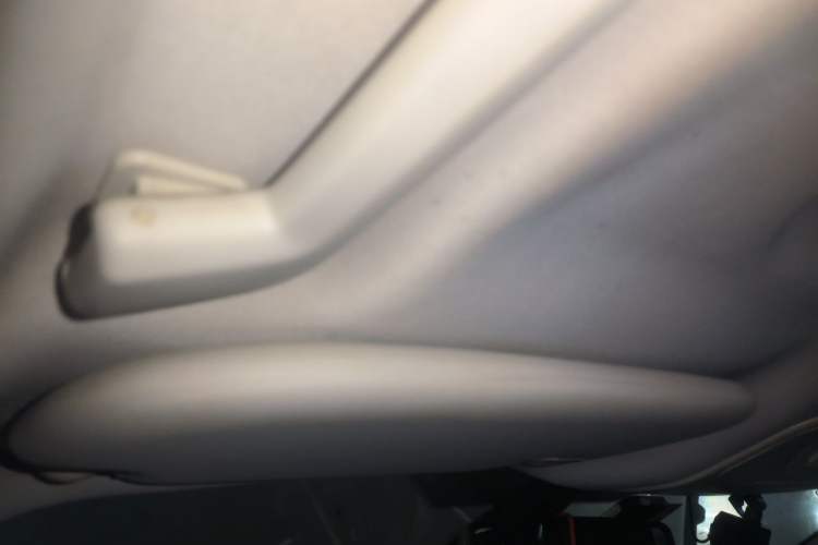Used Ford Kuga 2013 1.6L GTDi Two-Wheel-Drive Trend Model Headliner