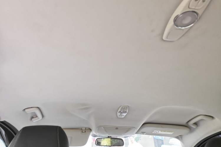 Used Ford Kuga 2013 1.6L GTDi Two-Wheel-Drive Comfort Model Headliner