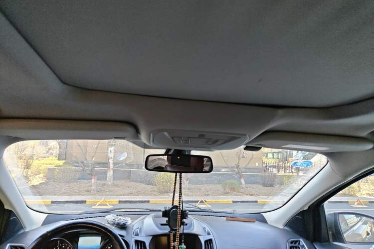 Used Ford Kuga 2013 2.0L GTDi Four-Wheel-Drive Elite Model Headliner