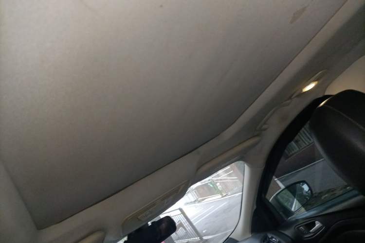 Used Ford Kuga 2013 1.6L GTDi Two-Wheel-Drive Trend Model Headliner