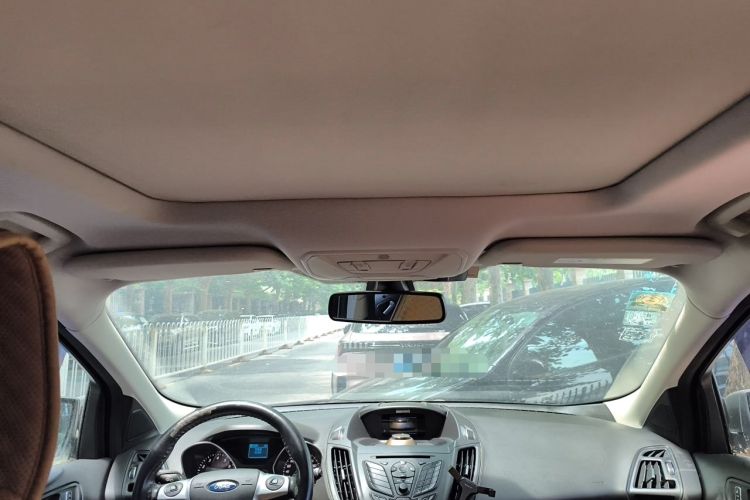 Used Ford Kuga 2013 1.6L GTDi Two-Wheel-Drive Trend Model Headliner