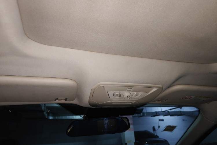 Used Ford Kuga 2013 2.0L GTDi Four-Wheel-Drive Sport Model Headliner