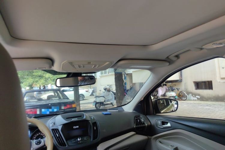 Used Ford Kuga 2013 2.0L GTDi Four-Wheel-Drive Elite Model Headliner