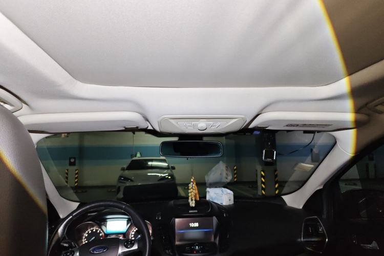 Used Ford Kuga 2013 2.0L GTDi Four-Wheel-Drive Sport Model Headliner