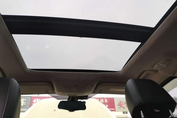 Used Ford Kuga 2013 2.0L GTDi Four-Wheel-Drive Sport Model Headliner
