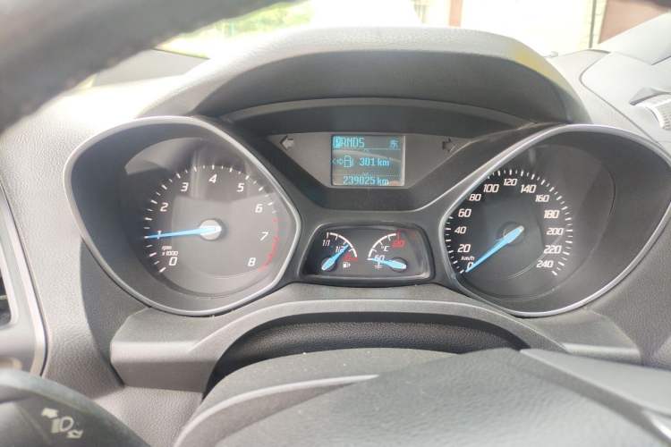 Used Ford Kuga 2013 1.6L GTDi Two-Wheel-Drive Trend Model Instrument Cluster