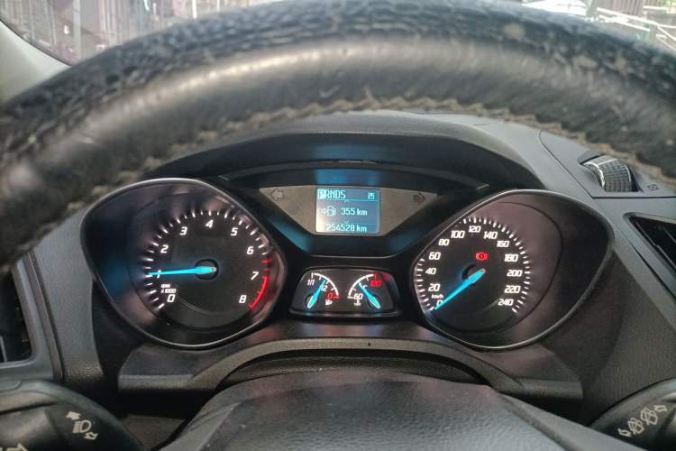 Used Ford Kuga 2013 1.6L GTDi Two-Wheel-Drive Trend Model Instrument Cluster