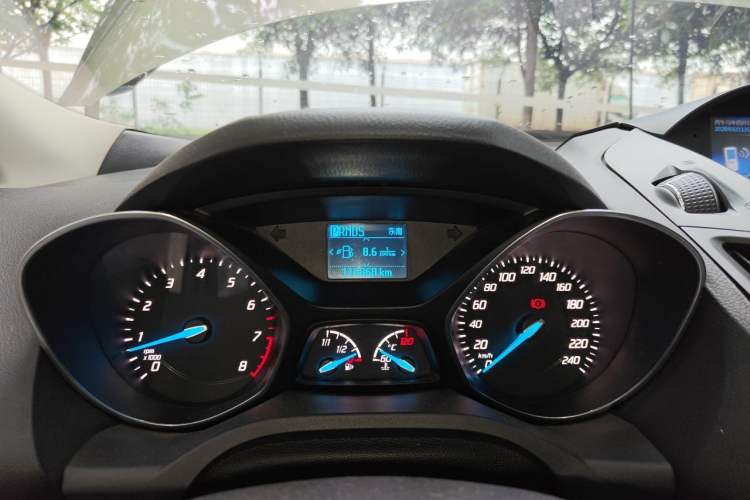 Used Ford Kuga 2013 1.6L GTDi Two-Wheel-Drive Trend Model Instrument Cluster