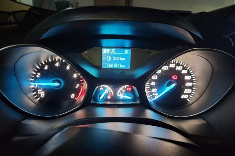 Used Ford Kuga 2013 1.6L GTDi Two-Wheel-Drive Trend Model Instrument Cluster