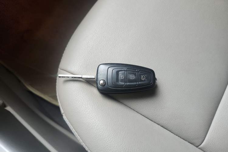 Used Ford Kuga 2013 1.6L GTDi 4x4 Elite Model Interior 1