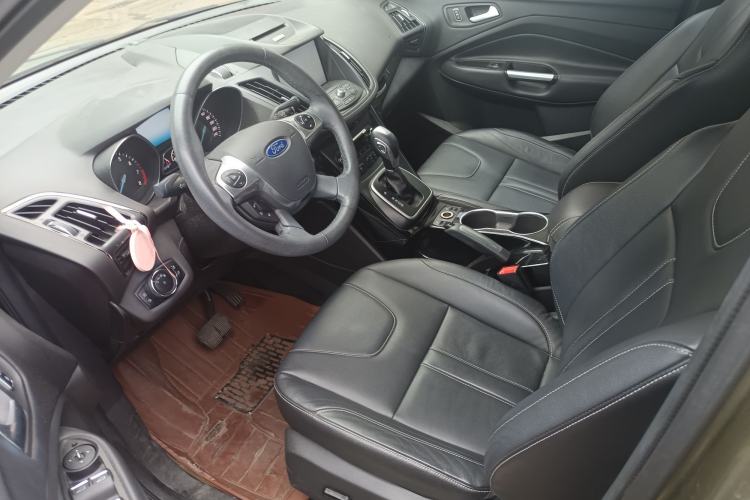 Used Ford Kuga 2013 2.0L GTDi Four-Wheel-Drive Sport Model Interior 2