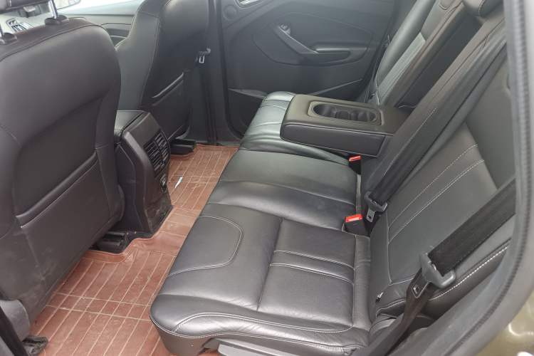 Used Ford Kuga 2013 2.0L GTDi Four-Wheel-Drive Sport Model Interior 3