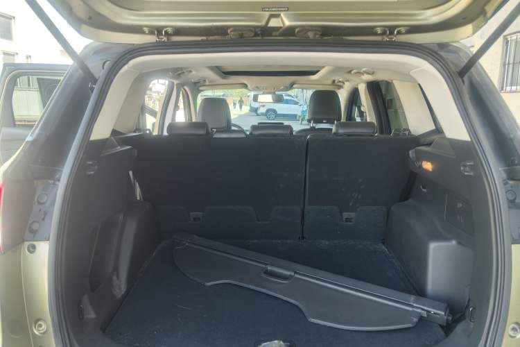 Used Ford Kuga 2013 1.6L GTDi Two-Wheel-Drive Trend Model Interior 7
