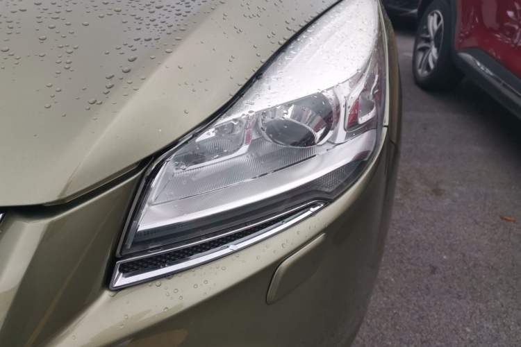 Used Ford Kuga 2013 2.0L GTDi Four-Wheel-Drive Sport Model Left Front Headlight