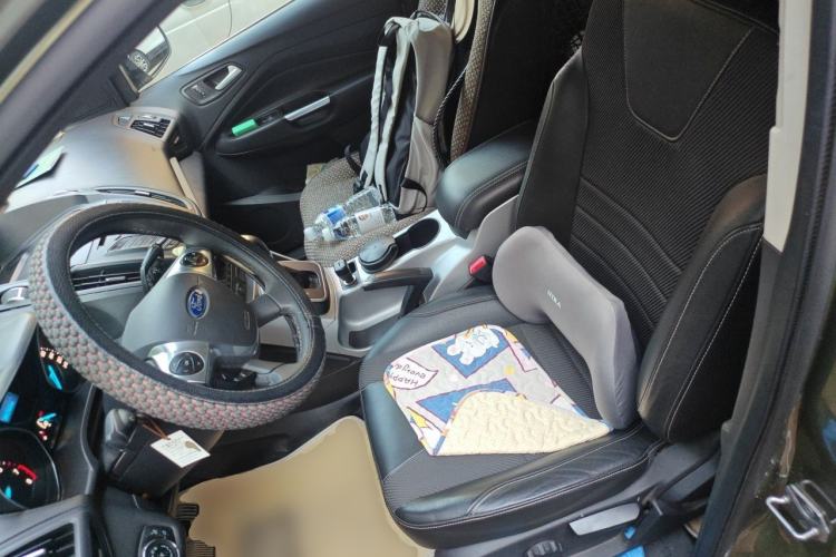 Used Ford Kuga 2013 1.6L GTDi Two-Wheel-Drive Trend Model Left Front Seat