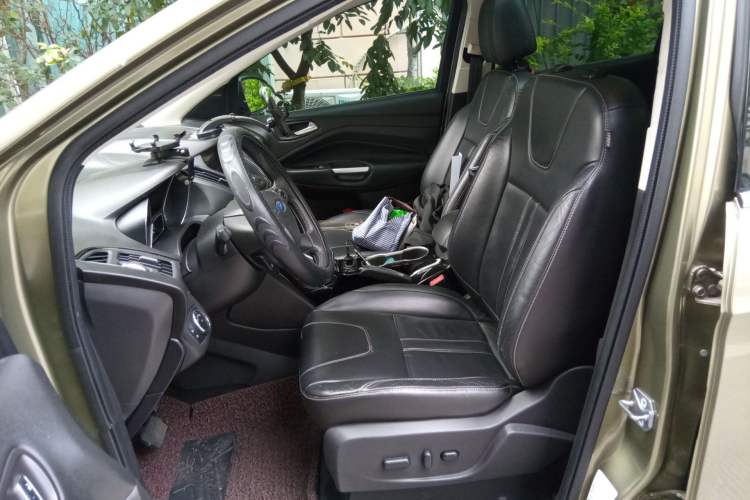 Used Ford Kuga 2013 2.0L GTDi Four-Wheel-Drive Sport Model Left Front Seat