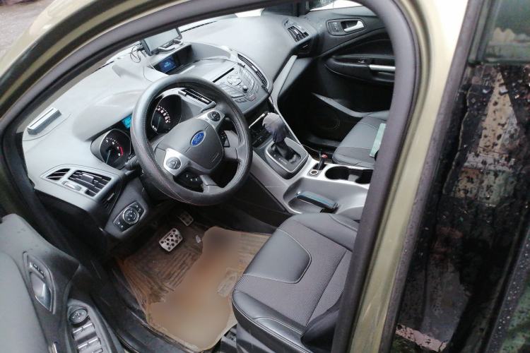 Used Ford Kuga 2013 1.6L GTDi Two-Wheel-Drive Trend Model Left Front Seat