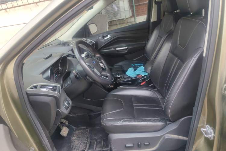 Used Ford Kuga 2013 2.0L GTDi Four-Wheel-Drive Sport Model Left Front Seat