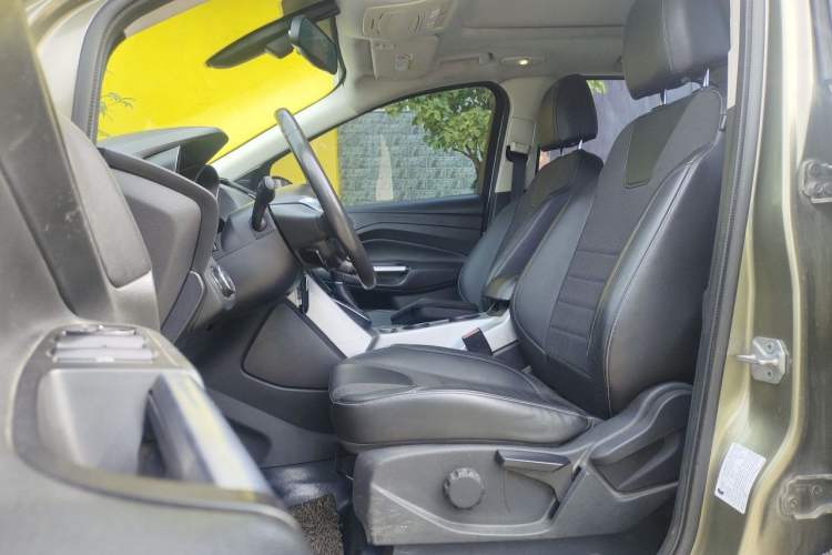 Used Ford Kuga 2013 1.6L GTDi Two-Wheel-Drive Trend Model Left Front Seat