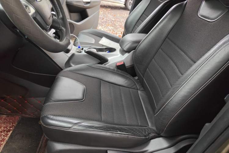 Used Ford Kuga 2013 1.6L GTDi Two-Wheel-Drive Trend Model Left Front Seat